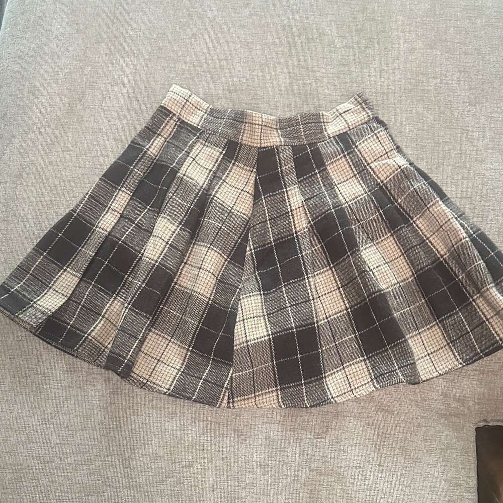 Plaid A-Line Skirt - Black and Cream